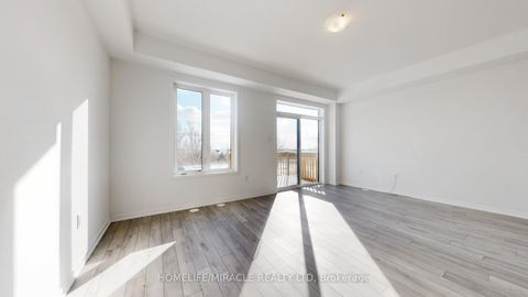 Photo 5 at 779 Heathrow Path, Samac, Oshawa