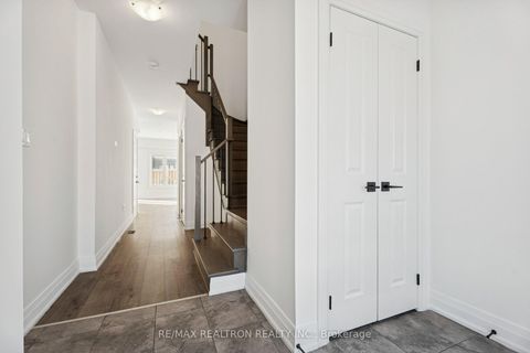 Photo 2 at 5 Haven Lane, Painswick South, Barrie