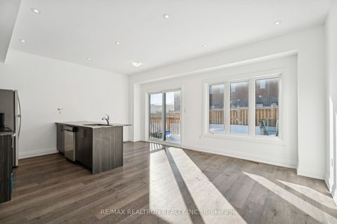 Photo 5 at 5 Haven Lane, Painswick South, Barrie