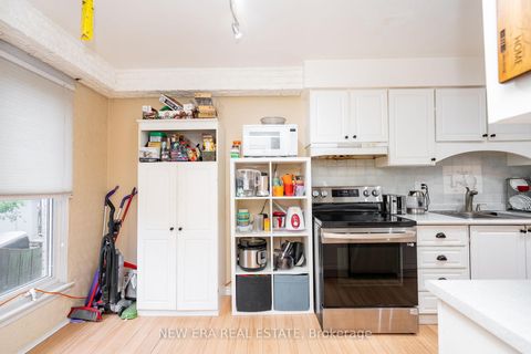 Photo 16 at 34 Lampman Lane, Letitia Heights, Barrie