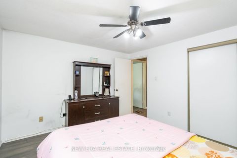 Photo 24 at 34 Lampman Lane, Letitia Heights, Barrie