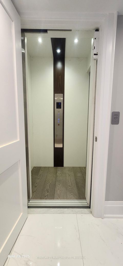 Photo 2 at 311 Churchill Avenue, Willowdale West, Toronto