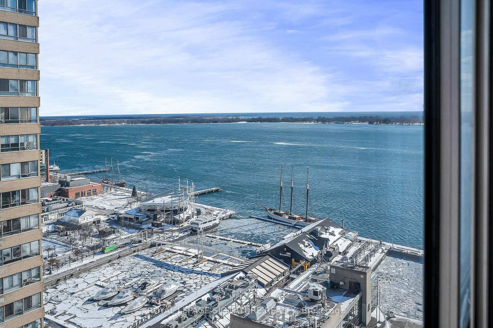 2507 - 270 Queens Quay W, Waterfront Communities C1, Toronto photo number 2