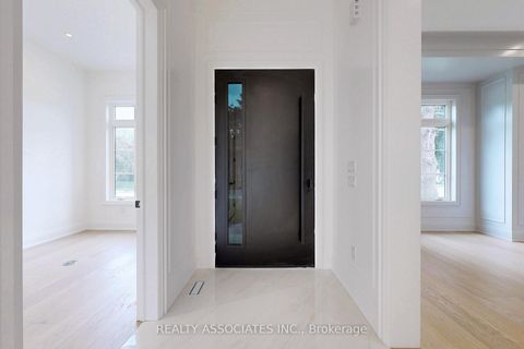 Photo 2 at 32 Cossar Avenue, Aurora Highlands, Aurora