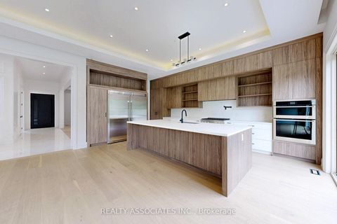 Photo 12 at 32 Cossar Avenue, Aurora Highlands, Aurora