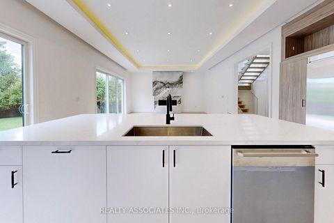 Photo 16 at 32 Cossar Avenue, Aurora Highlands, Aurora