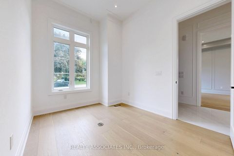 Photo 17 at 32 Cossar Avenue, Aurora Highlands, Aurora