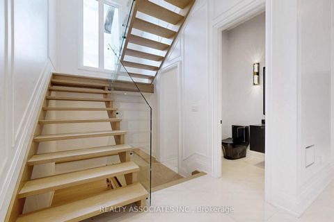 Photo 20 at 32 Cossar Avenue, Aurora Highlands, Aurora