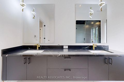 Photo 28 at 32 Cossar Avenue, Aurora Highlands, Aurora