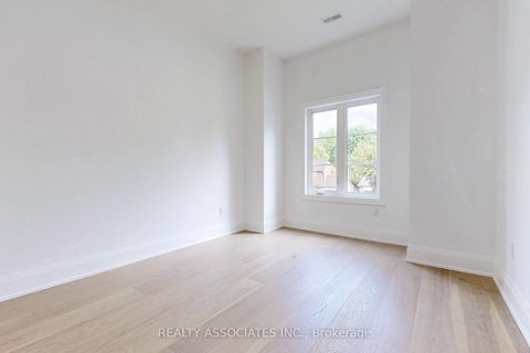 Photo 33 at 32 Cossar Avenue, Aurora Highlands, Aurora