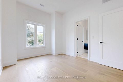 Photo 34 at 32 Cossar Avenue, Aurora Highlands, Aurora