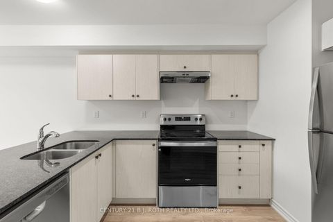 Photo 10 at 4 - 23 Hay Lane, Shore, Barrie