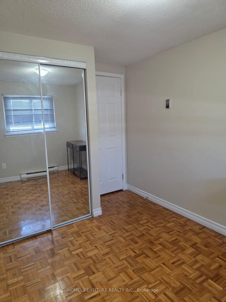 Photo 3 at 37 - 4 Darras Court, Southgate, Brampton