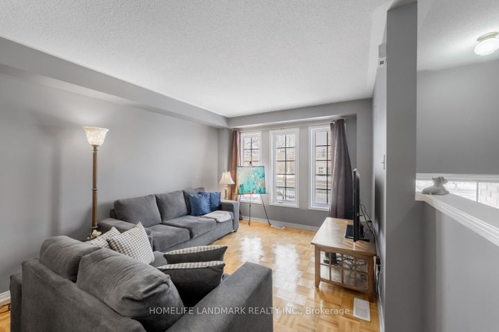 Photo 4 at 28 - 4950 Albina Way, Hurontario, Mississauga