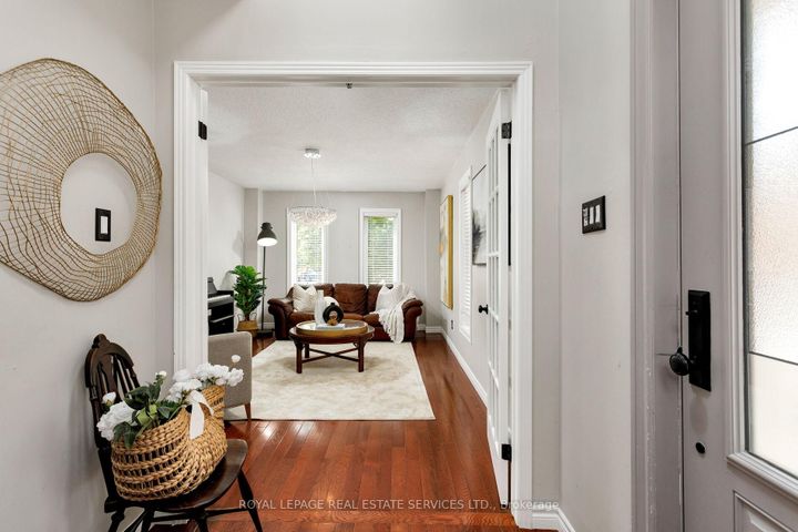 Photo 5 at 7 - 2006 Glenada Crescent, WC Wedgewood Creek, Oakville