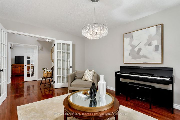 Photo 8 at 7 - 2006 Glenada Crescent, WC Wedgewood Creek, Oakville