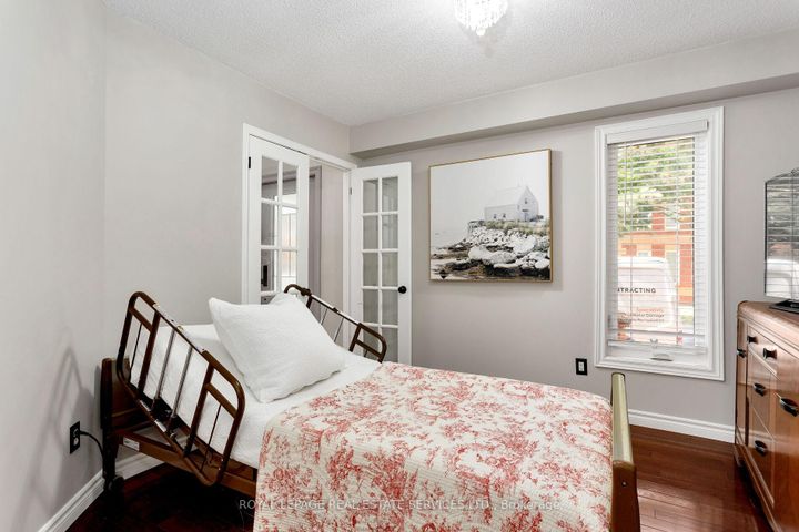 Photo 11 at 7 - 2006 Glenada Crescent, WC Wedgewood Creek, Oakville