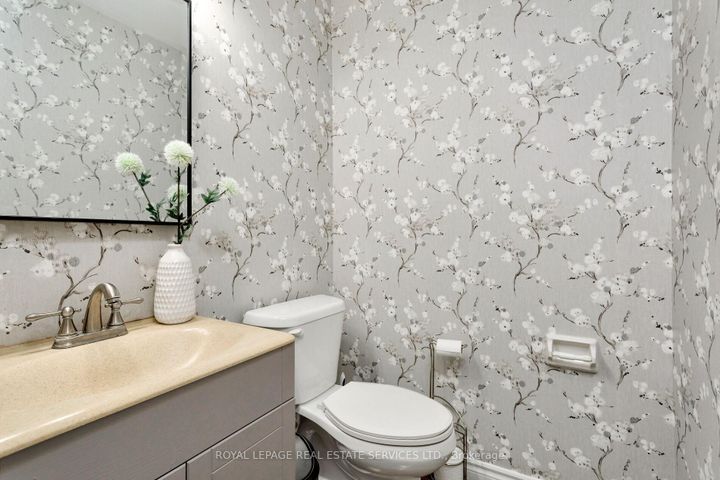 Photo 13 at 7 - 2006 Glenada Crescent, WC Wedgewood Creek, Oakville