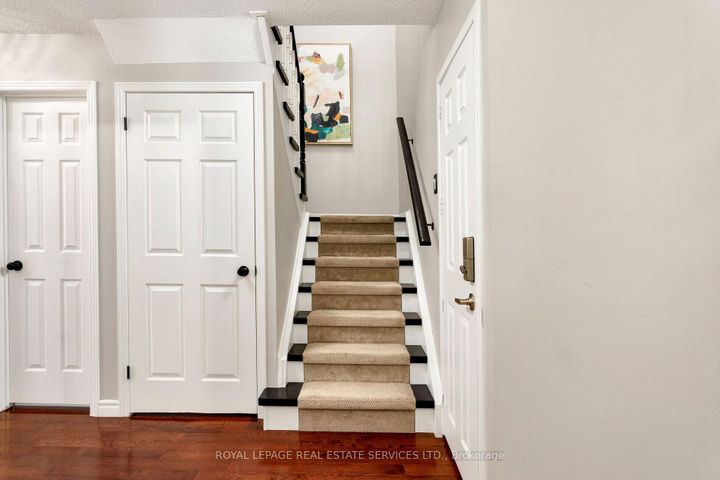 Photo 22 at 7 - 2006 Glenada Crescent, WC Wedgewood Creek, Oakville