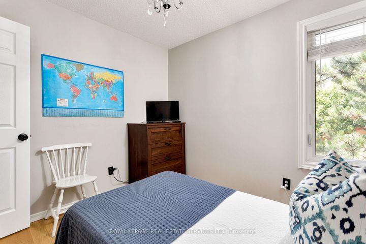 Photo 25 at 7 - 2006 Glenada Crescent, WC Wedgewood Creek, Oakville