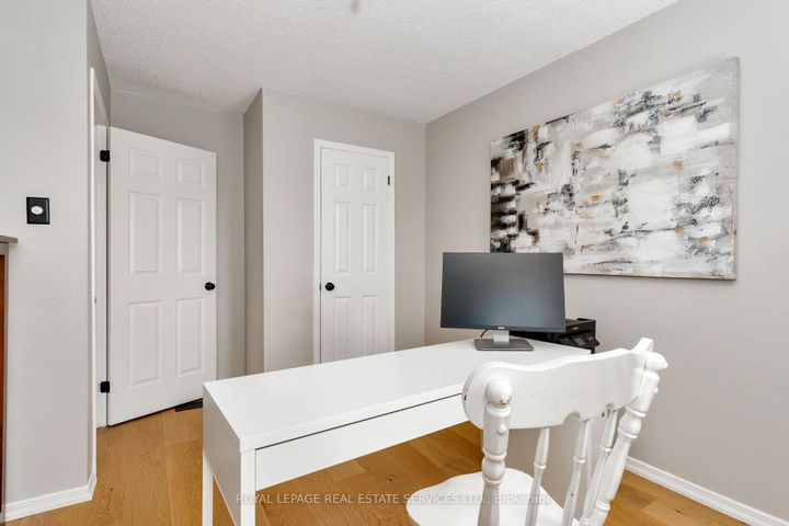 Photo 34 at 7 - 2006 Glenada Crescent, WC Wedgewood Creek, Oakville