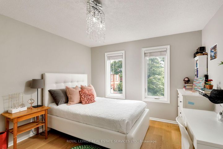 Photo 35 at 7 - 2006 Glenada Crescent, WC Wedgewood Creek, Oakville