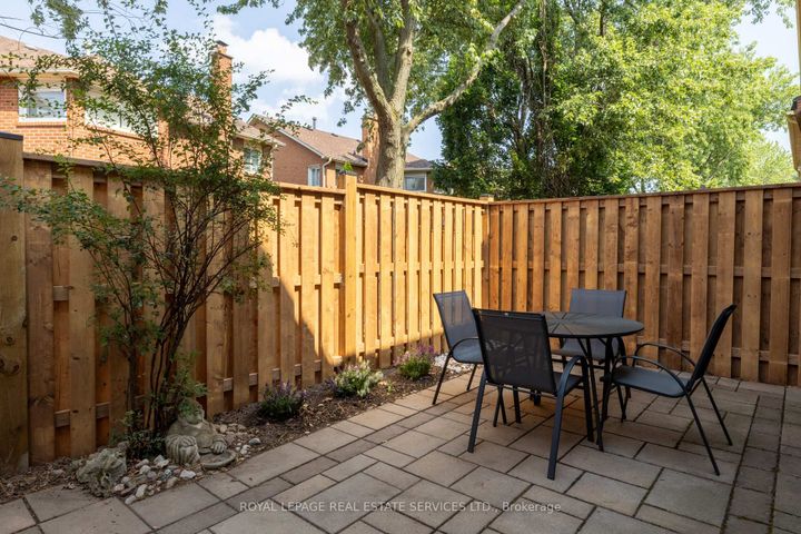 Photo 42 at 7 - 2006 Glenada Crescent, WC Wedgewood Creek, Oakville