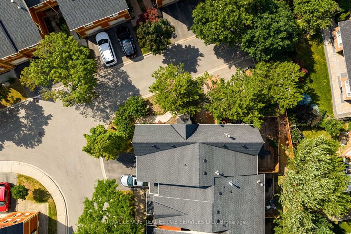 Photo 47 at 7 - 2006 Glenada Crescent, WC Wedgewood Creek, Oakville