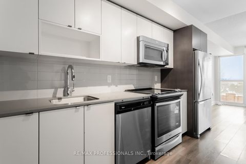 Photo 8 at 606 - 9 Valhalla Inn Road, City Centre West, Toronto