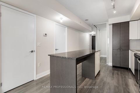 Photo 10 at 606 - 9 Valhalla Inn Road, City Centre West, Toronto