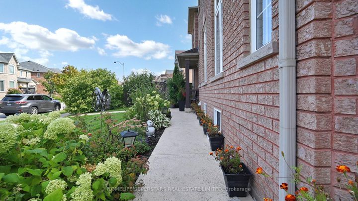 Photo 3 at 57 Quailvalley Drive, Wellington, Brampton