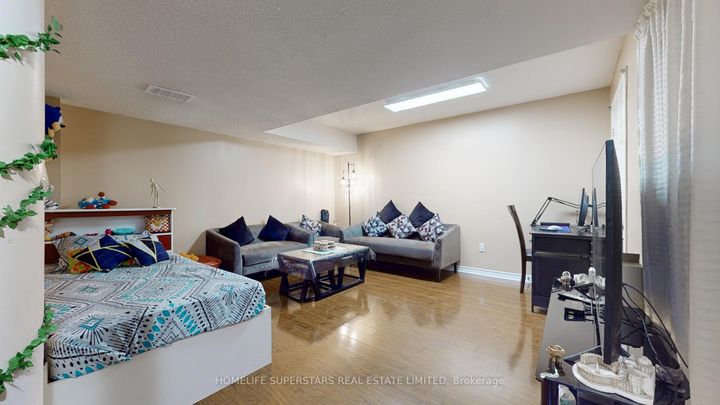 Photo 35 at 57 Quailvalley Drive, Wellington, Brampton