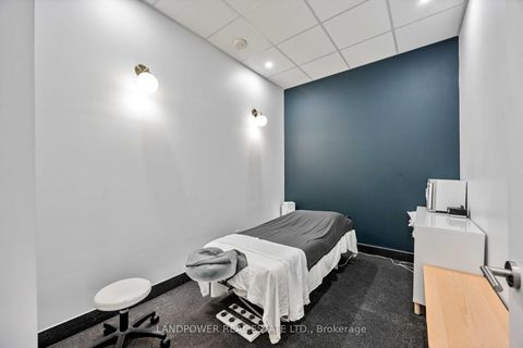 Photo 5 at 220-221 - 15 Wellesley Street W, Bay Street Corridor, Toronto