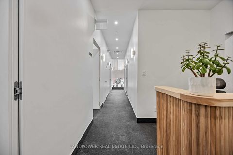 Photo 11 at 220-221 - 15 Wellesley Street W, Bay Street Corridor, Toronto