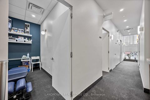 Photo 12 at 220-221 - 15 Wellesley Street W, Bay Street Corridor, Toronto
