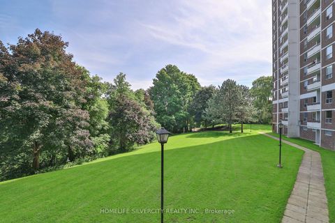 Photo 1 at 105 - 20 Edgecliff Golfway E, Flemingdon Park, Toronto
