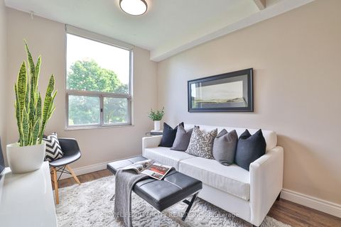 Photo 8 at 105 - 20 Edgecliff Golfway E, Flemingdon Park, Toronto