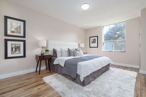 Photo 10 at 105 - 20 Edgecliff Golfway E, Flemingdon Park, Toronto