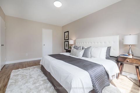 Photo 11 at 105 - 20 Edgecliff Golfway E, Flemingdon Park, Toronto