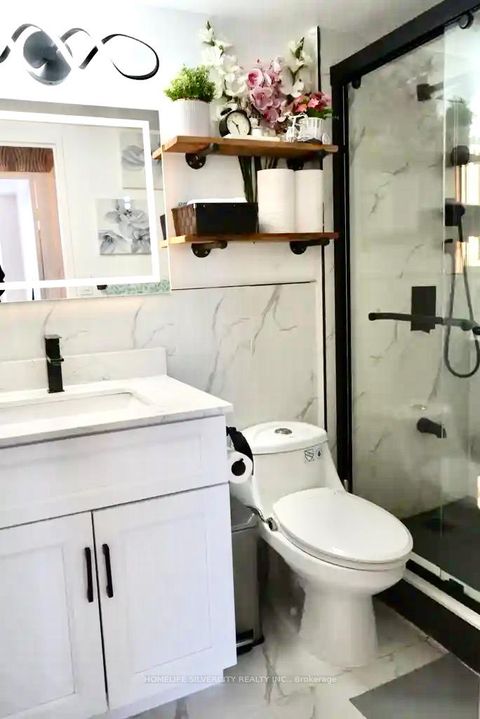 Photo 14 at 105 - 20 Edgecliff Golfway E, Flemingdon Park, Toronto