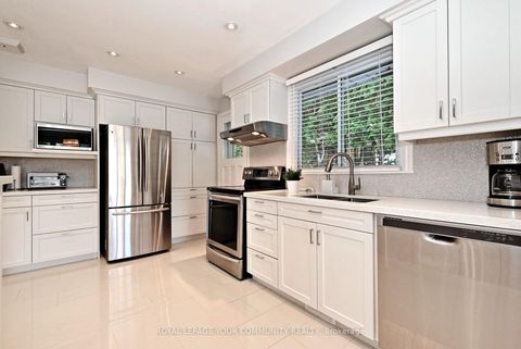 Photo 8 at 26 Kemano Road, Aurora Heights, Aurora