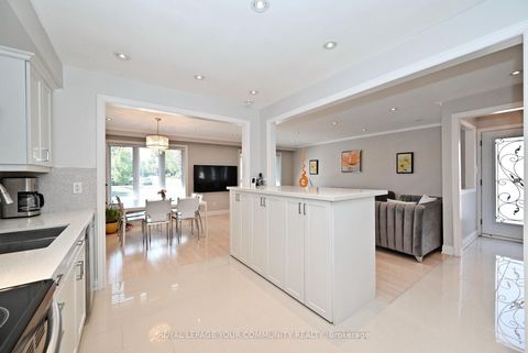 Photo 9 at 26 Kemano Road, Aurora Heights, Aurora