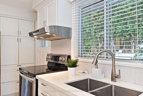 Photo 10 at 26 Kemano Road, Aurora Heights, Aurora