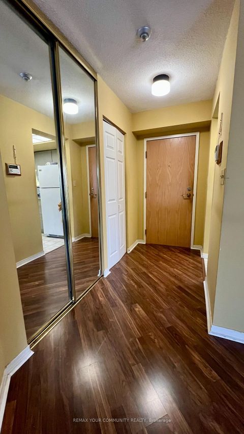 Photo 3 at 210 - 5 Concorde Place, Don Mills, Toronto