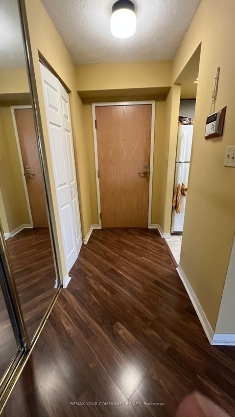 Photo 4 at 210 - 5 Concorde Place, Don Mills, Toronto