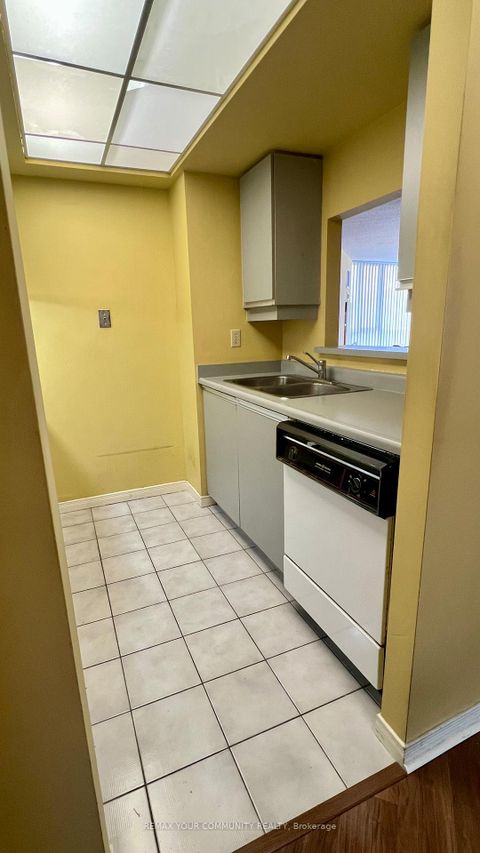 Photo 6 at 210 - 5 Concorde Place, Don Mills, Toronto