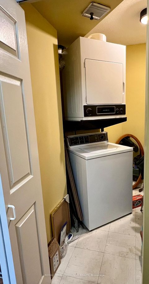 Photo 10 at 210 - 5 Concorde Place, Don Mills, Toronto