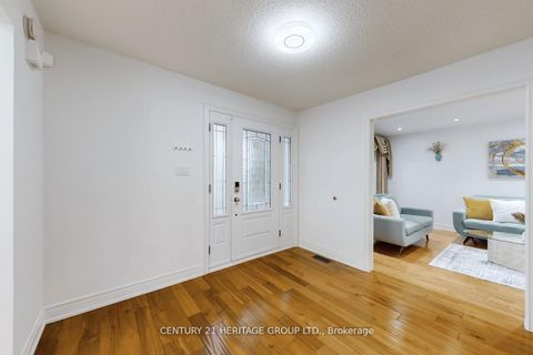 Photo 13 at 178 Waratah Avenue, Leslie Valley, Newmarket