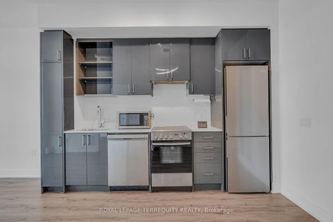 Photo 9 at 326 - 50 George Butchart Drive, CFB, Toronto