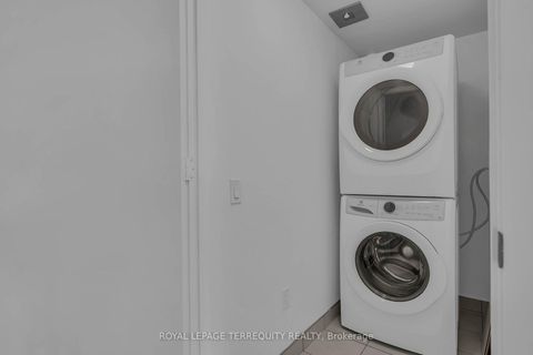 Photo 17 at 326 - 50 George Butchart Drive, CFB, Toronto